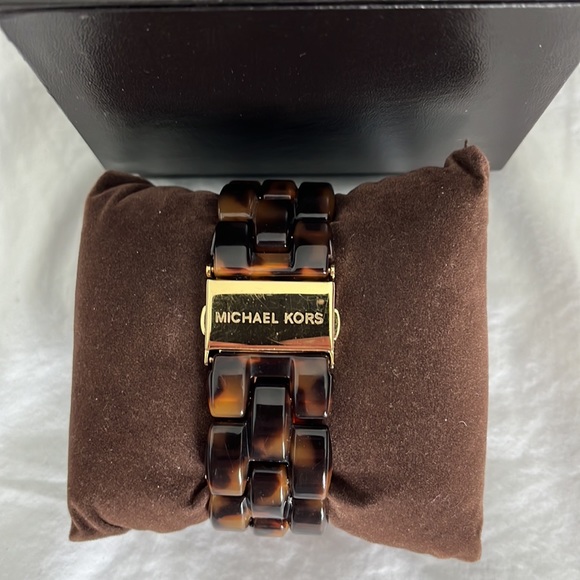 Michael Kors Watch - Picture 3 of 4